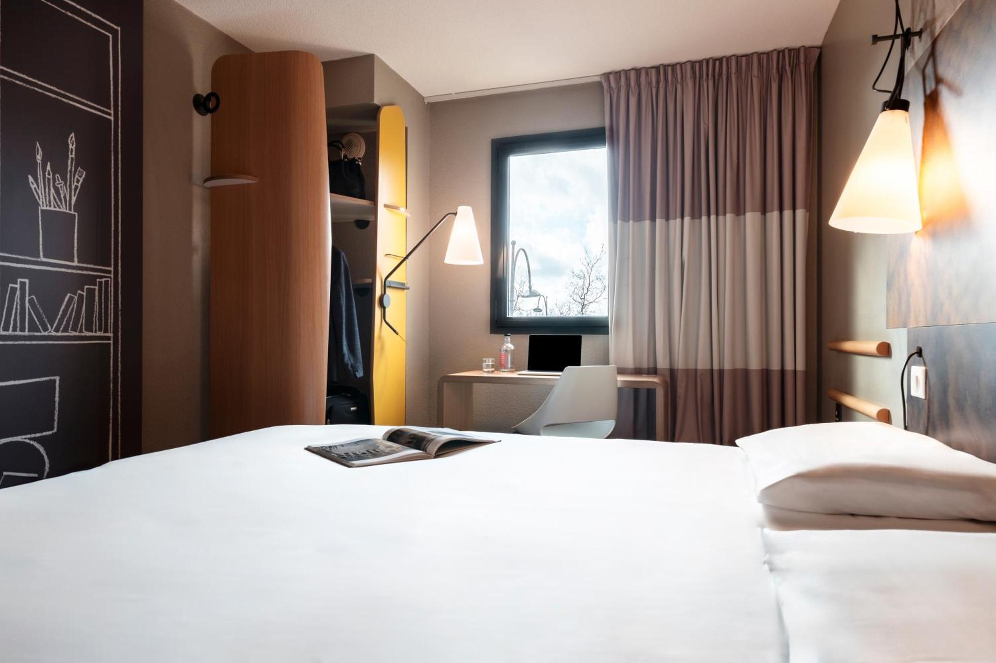 Hotel Ibis Rouen Centre Champ De Mars Esterno foto