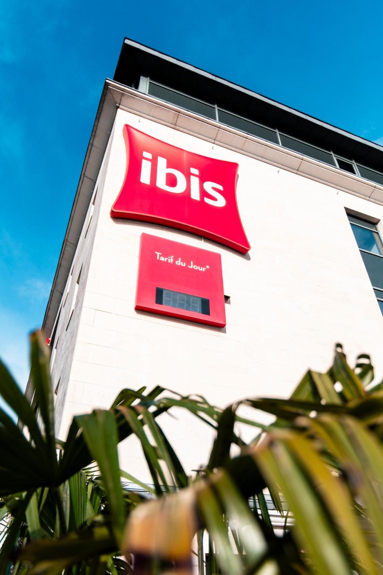 Hotel Ibis Rouen Centre Champ De Mars Esterno foto
