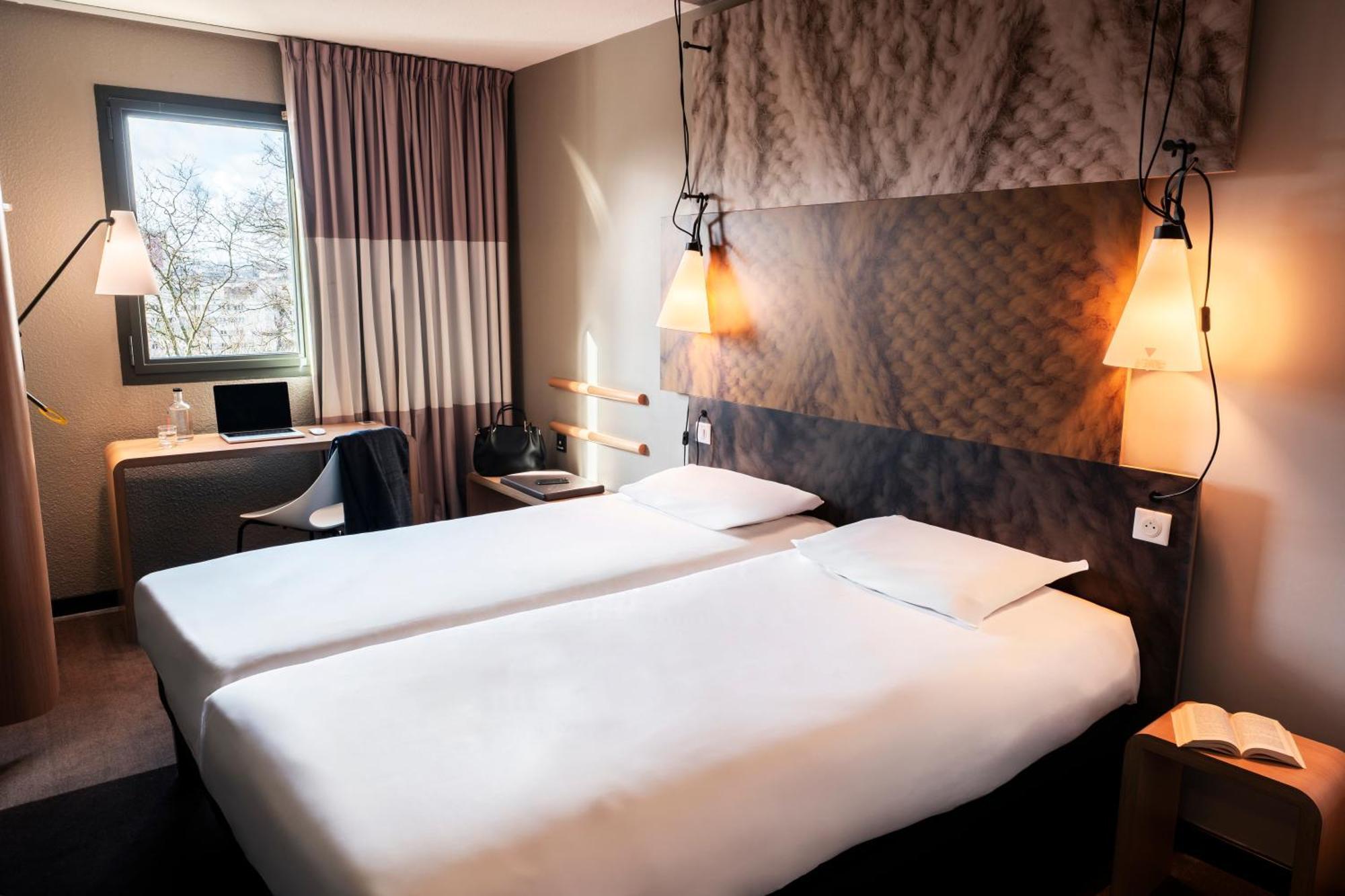 Hotel Ibis Rouen Centre Champ De Mars Esterno foto