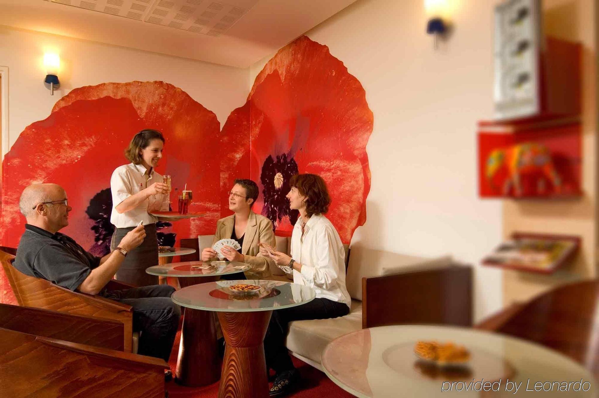 Hotel Ibis Rouen Centre Champ De Mars Esterno foto