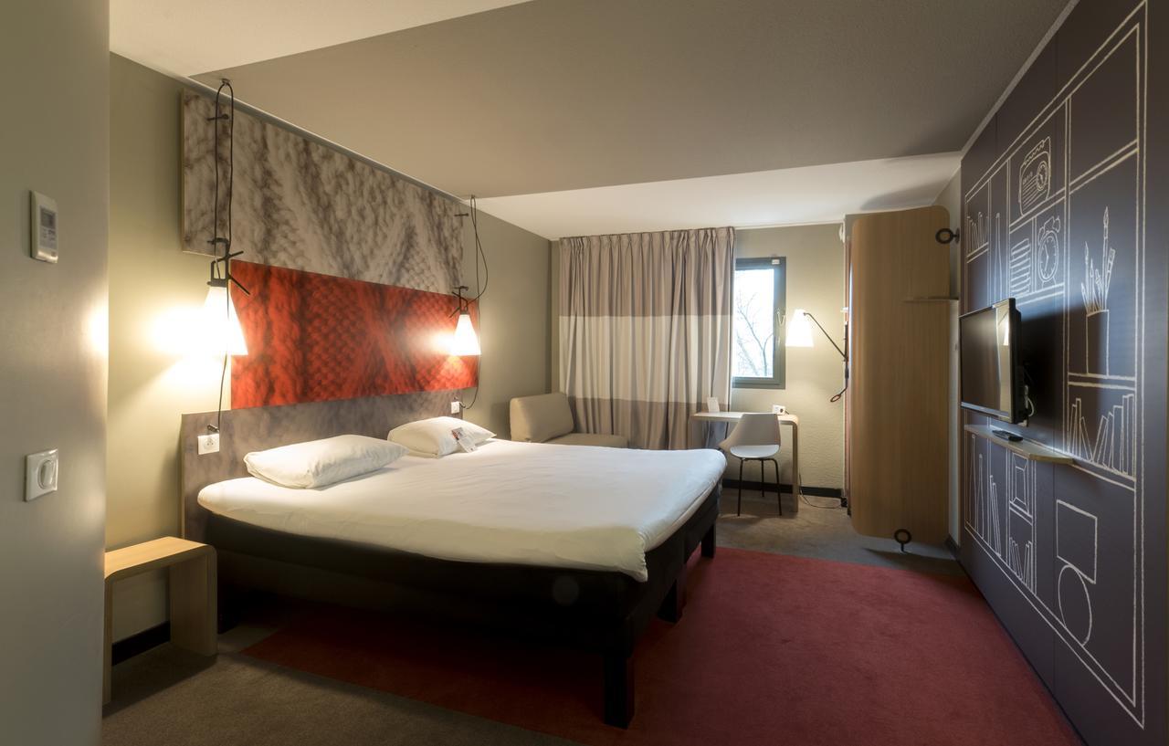 Hotel Ibis Rouen Centre Champ De Mars Esterno foto